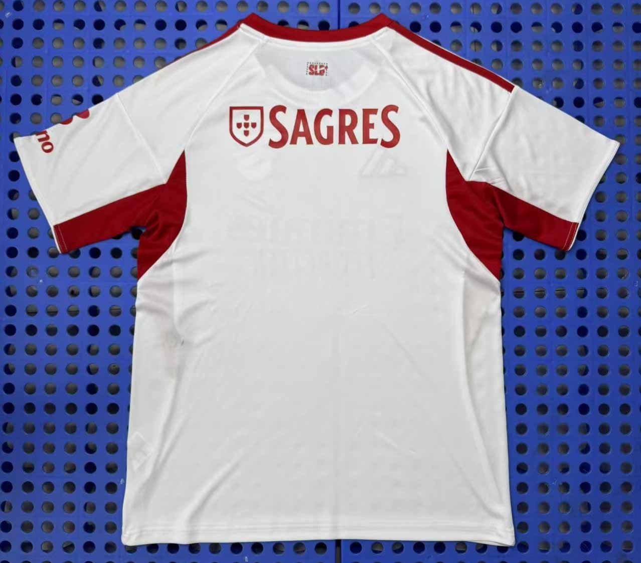 Benfica's second away jersey - Image 2