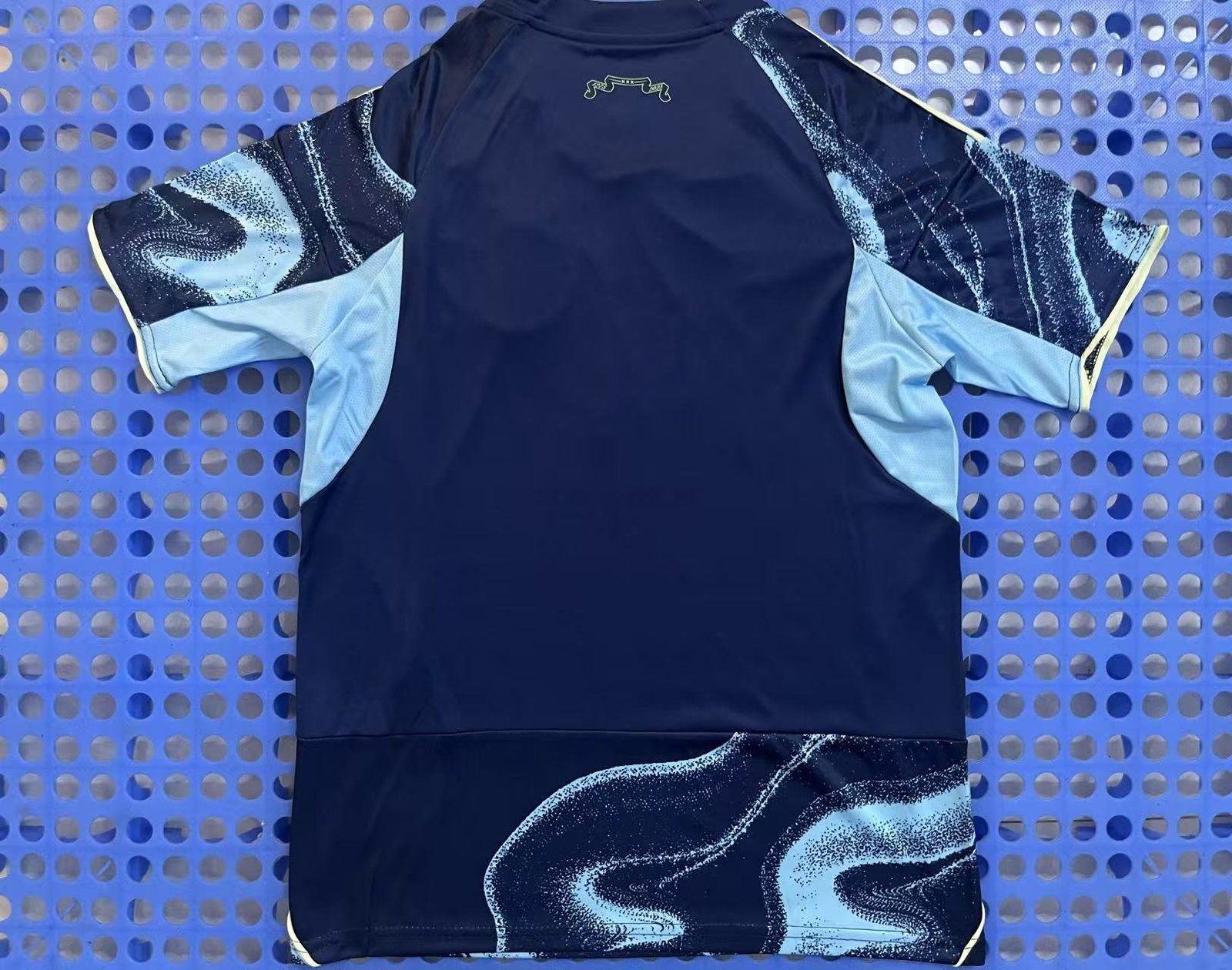 Ajax's away jersey - Image 2