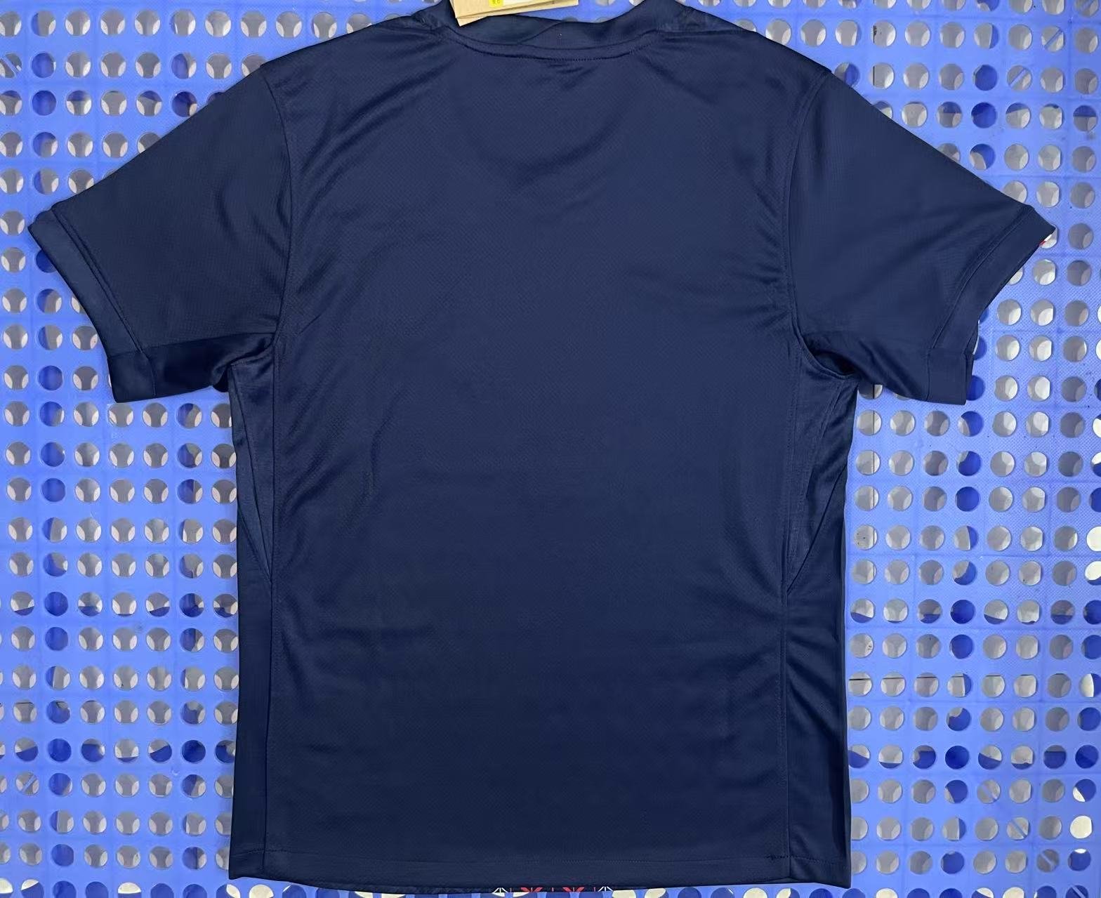 Paris Saint-Germain's home jersey - Image 2