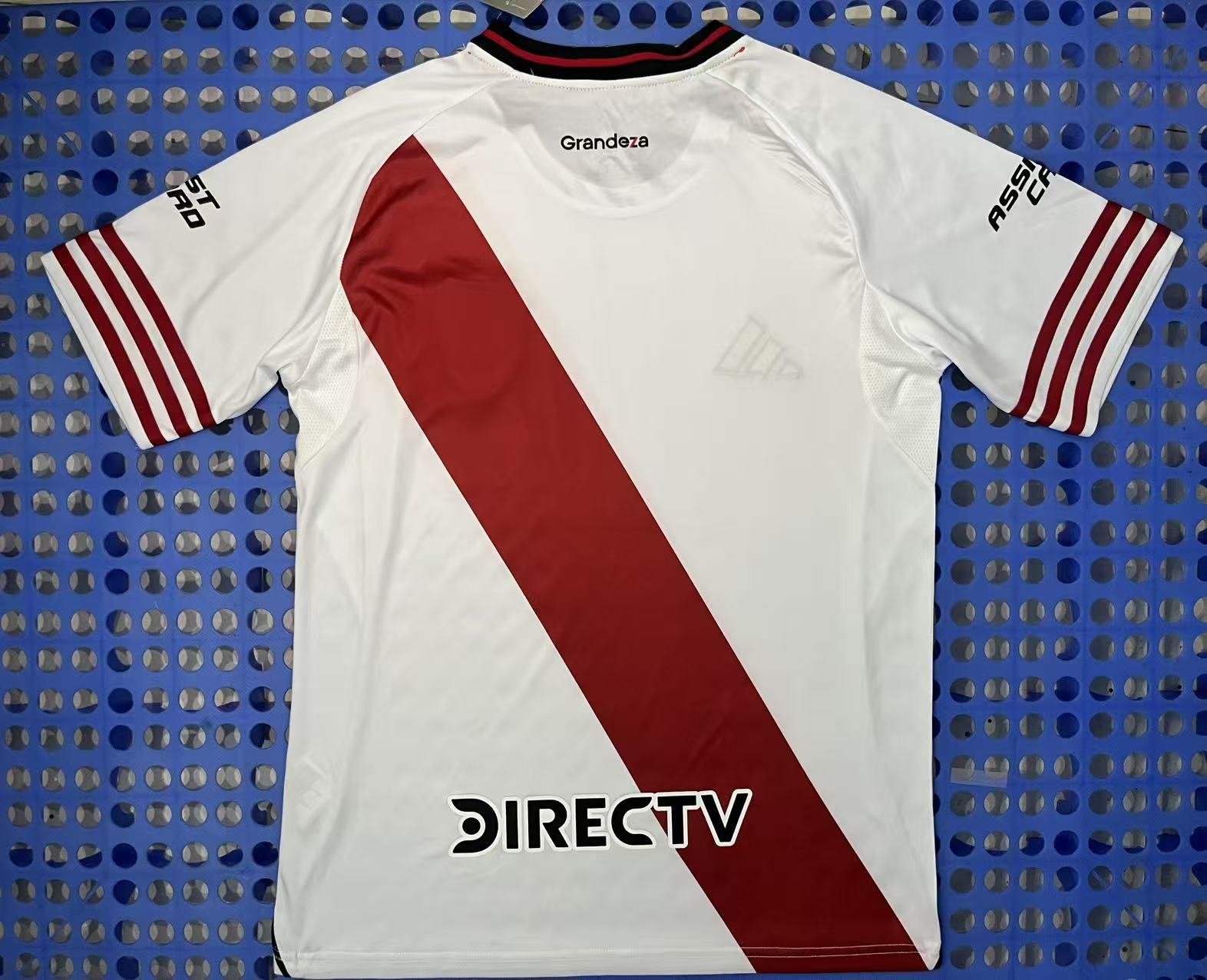 River Plate's home jersey - Image 2