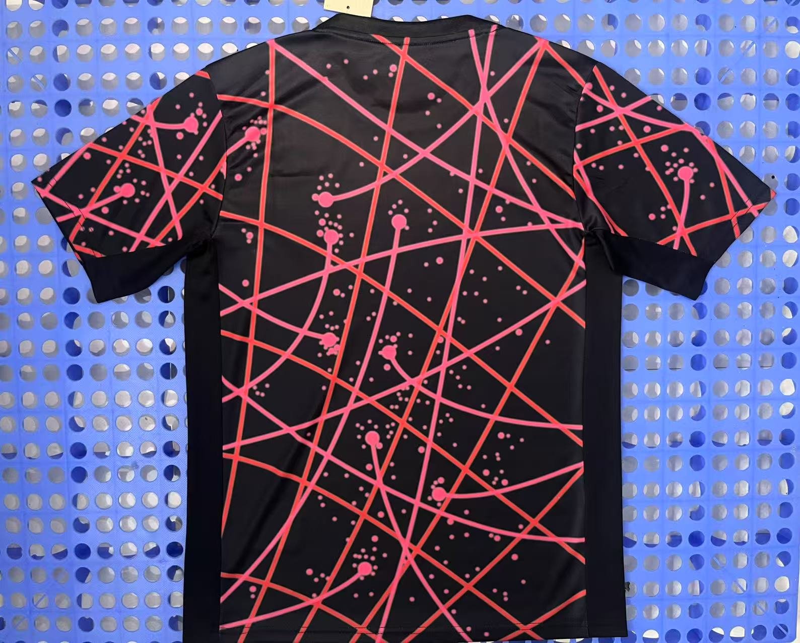 2025 Atletico Madrid's red and black pre-match training jersey - Image 2