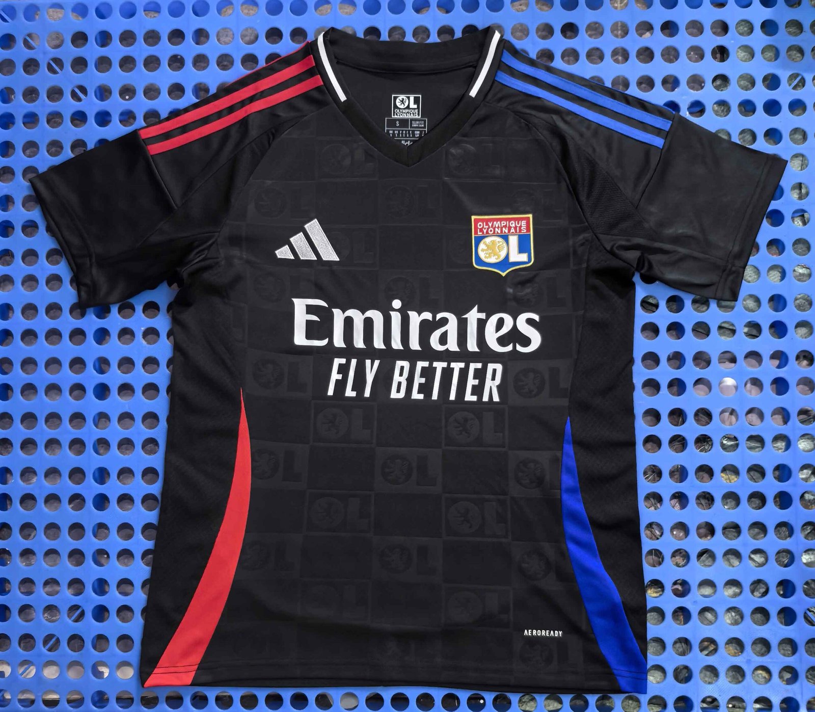 Lyon's away jersey