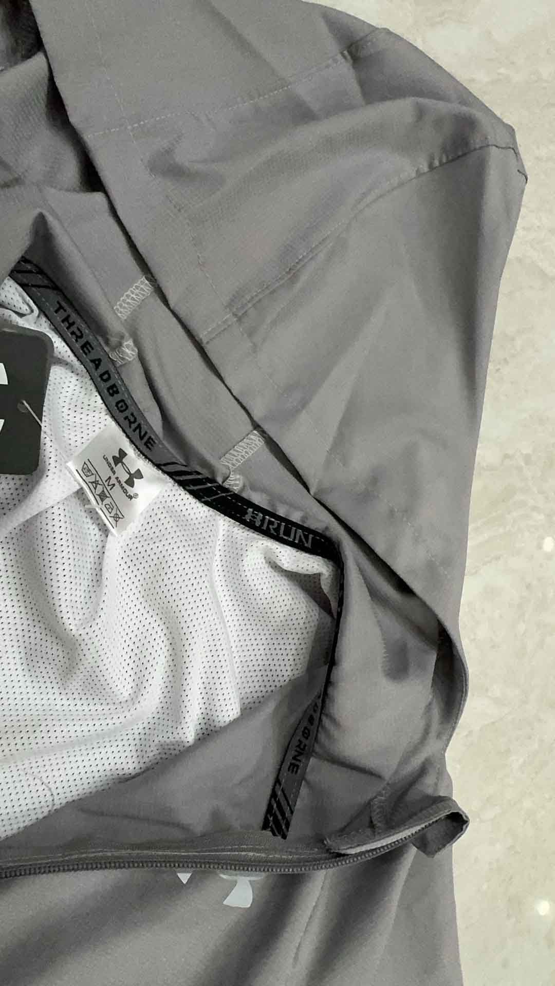 Quick-drying Breathable Hooded Sports Jacket - Image 8