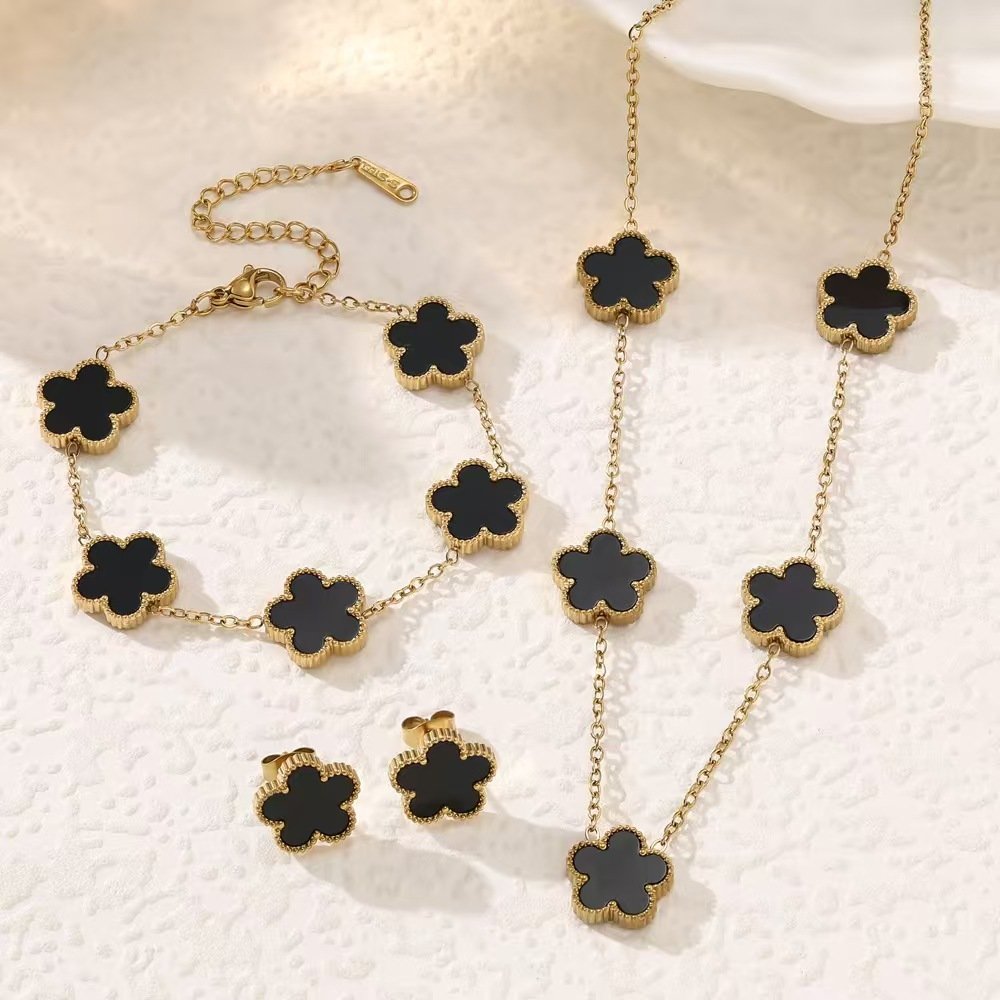 Lucky Five-Leaf Petal Bracelet Stud Accessory set