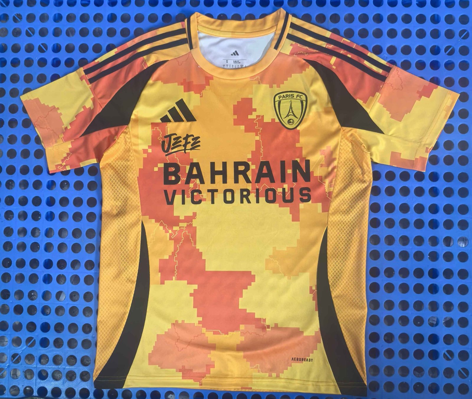 Paris Saint-Germain away jersey