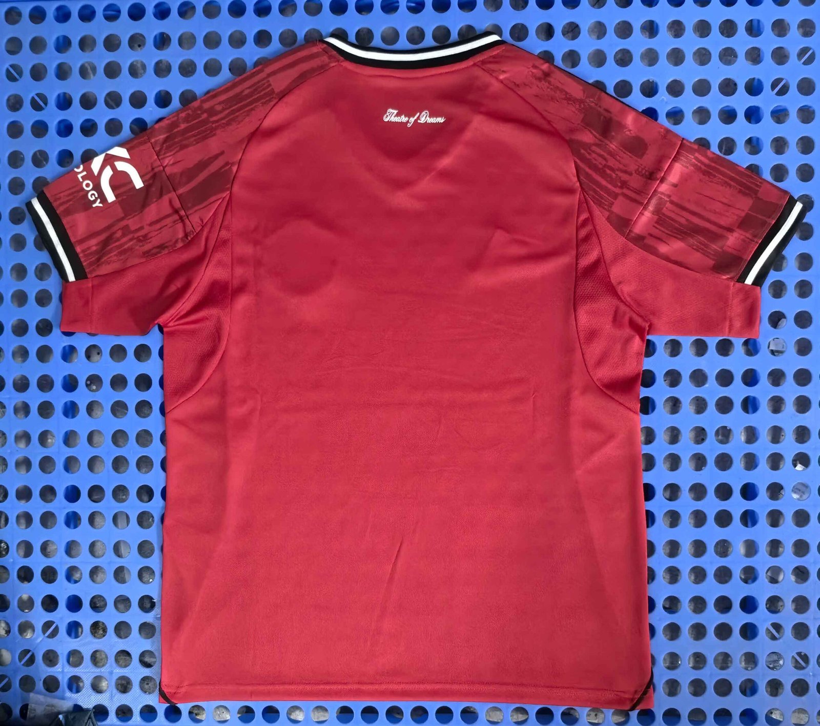 Manchester United's home jersey - Image 2