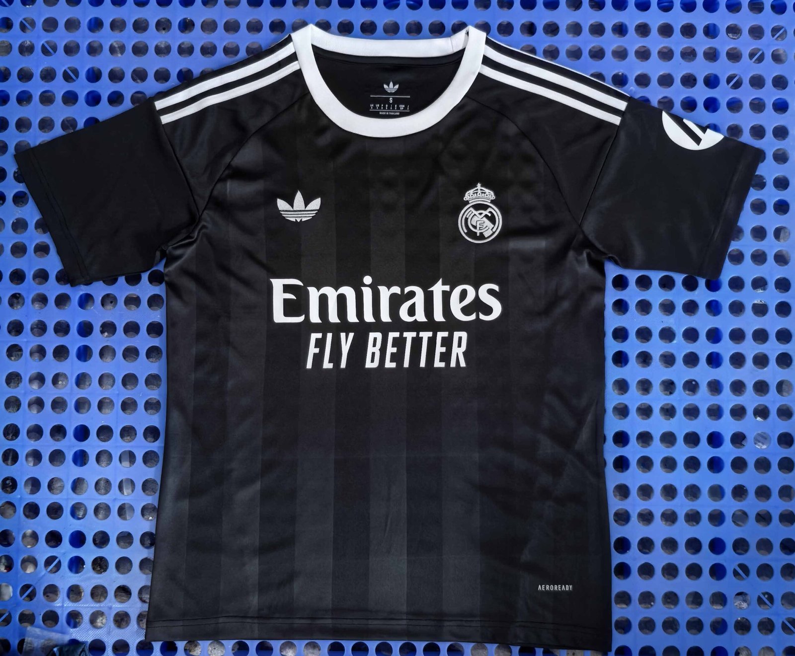 Real Madrid goalkeeper black jersey