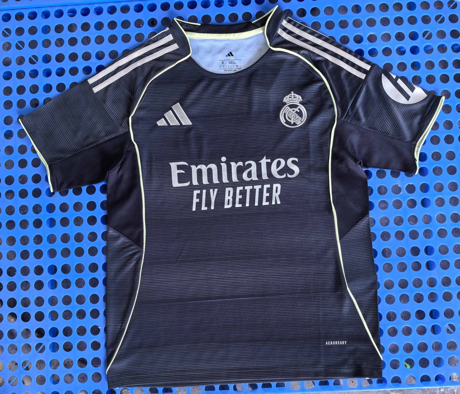 Real Madrid's away jersey