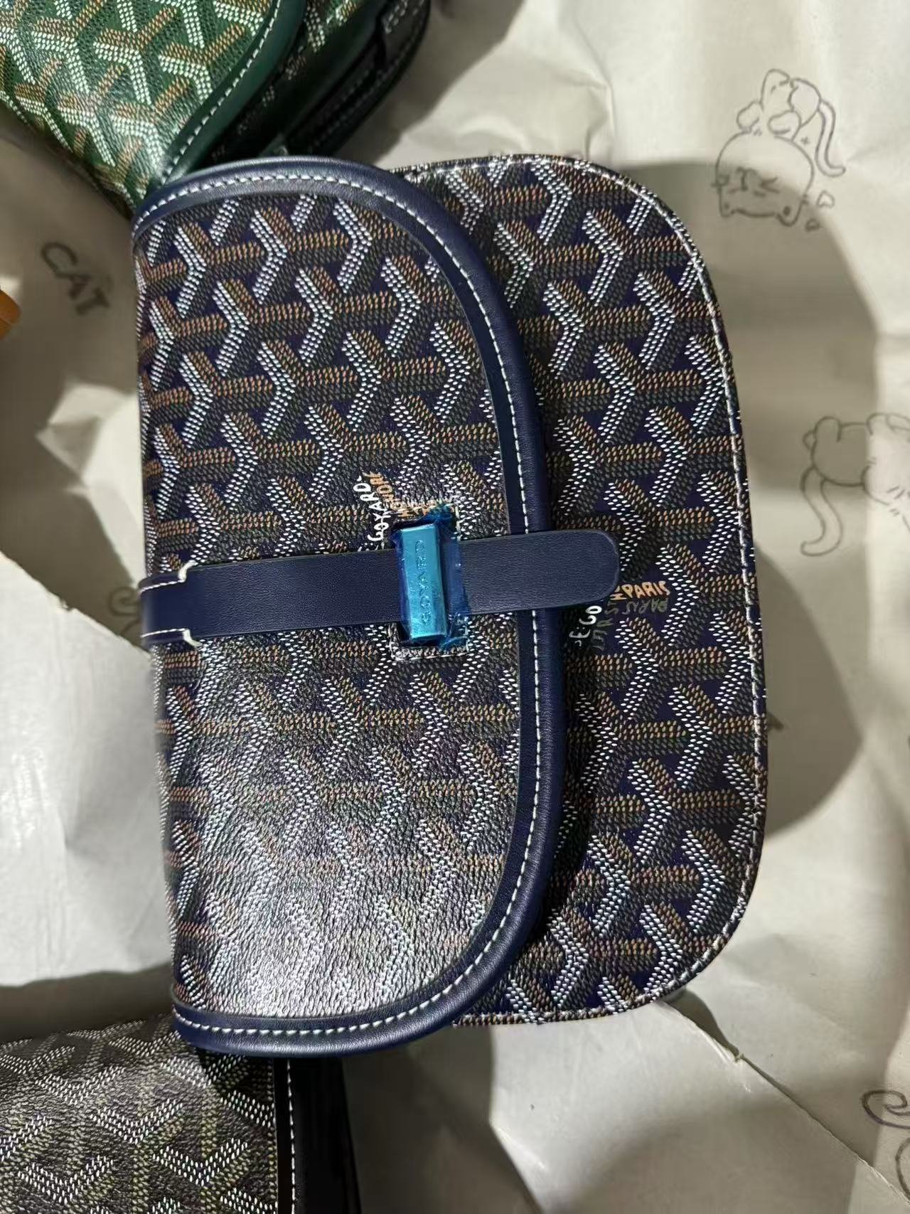 Goyard Crossbody Bag - Image 9