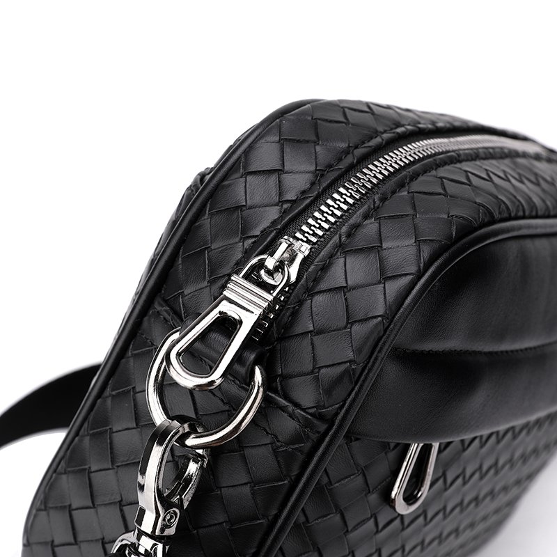 Woven men's single-shoulder crossbody bag - Image 2