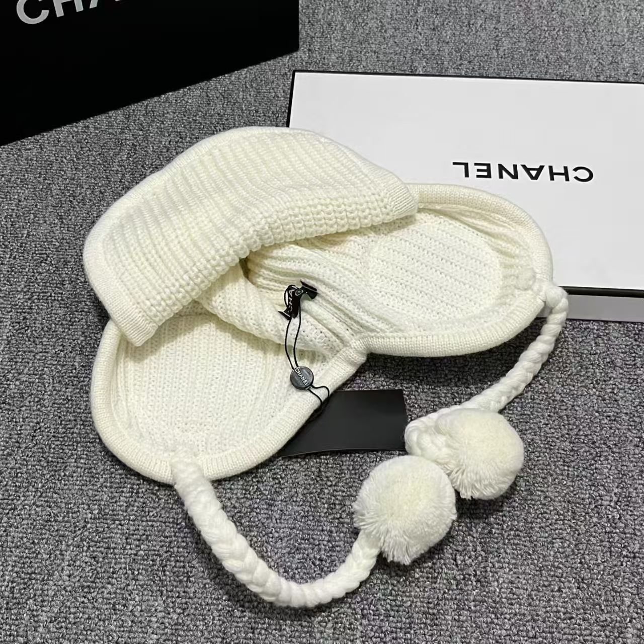 chanel knitted hat