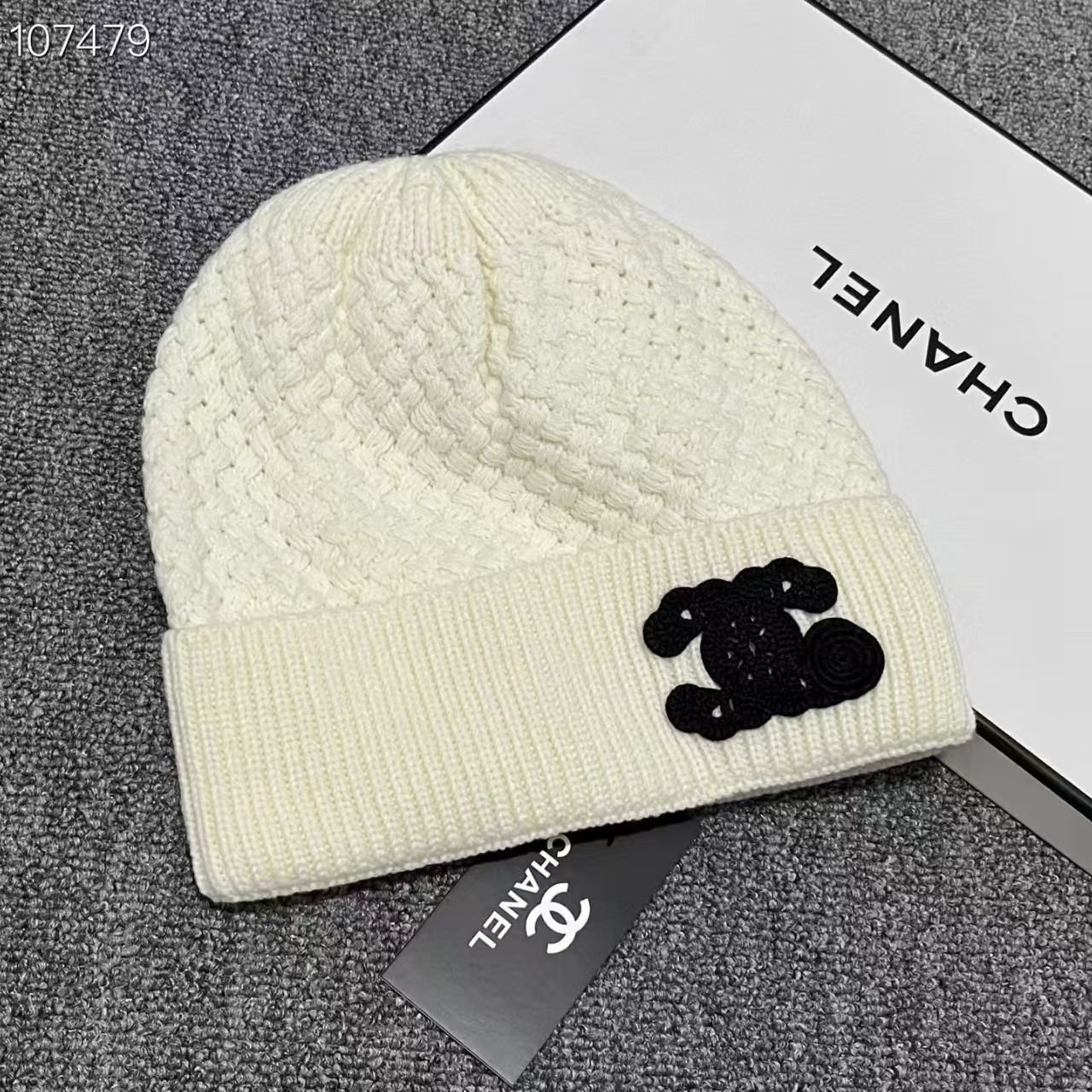 Outdoor warm CHANEL knitted cap - Image 4