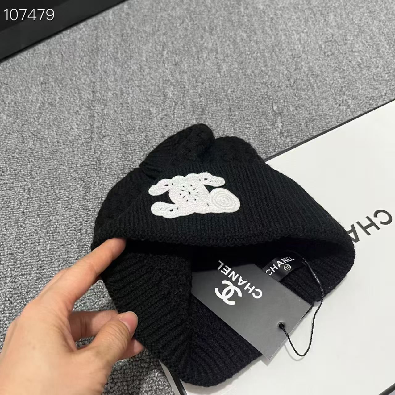 Outdoor warm CHANEL knitted cap - Image 3