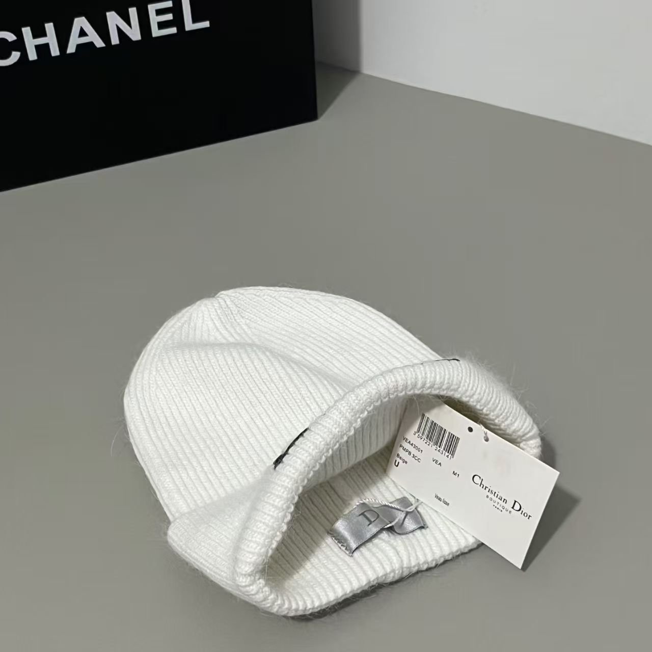 DIOR Autumn Winter Fashionable woolen hats - Image 3