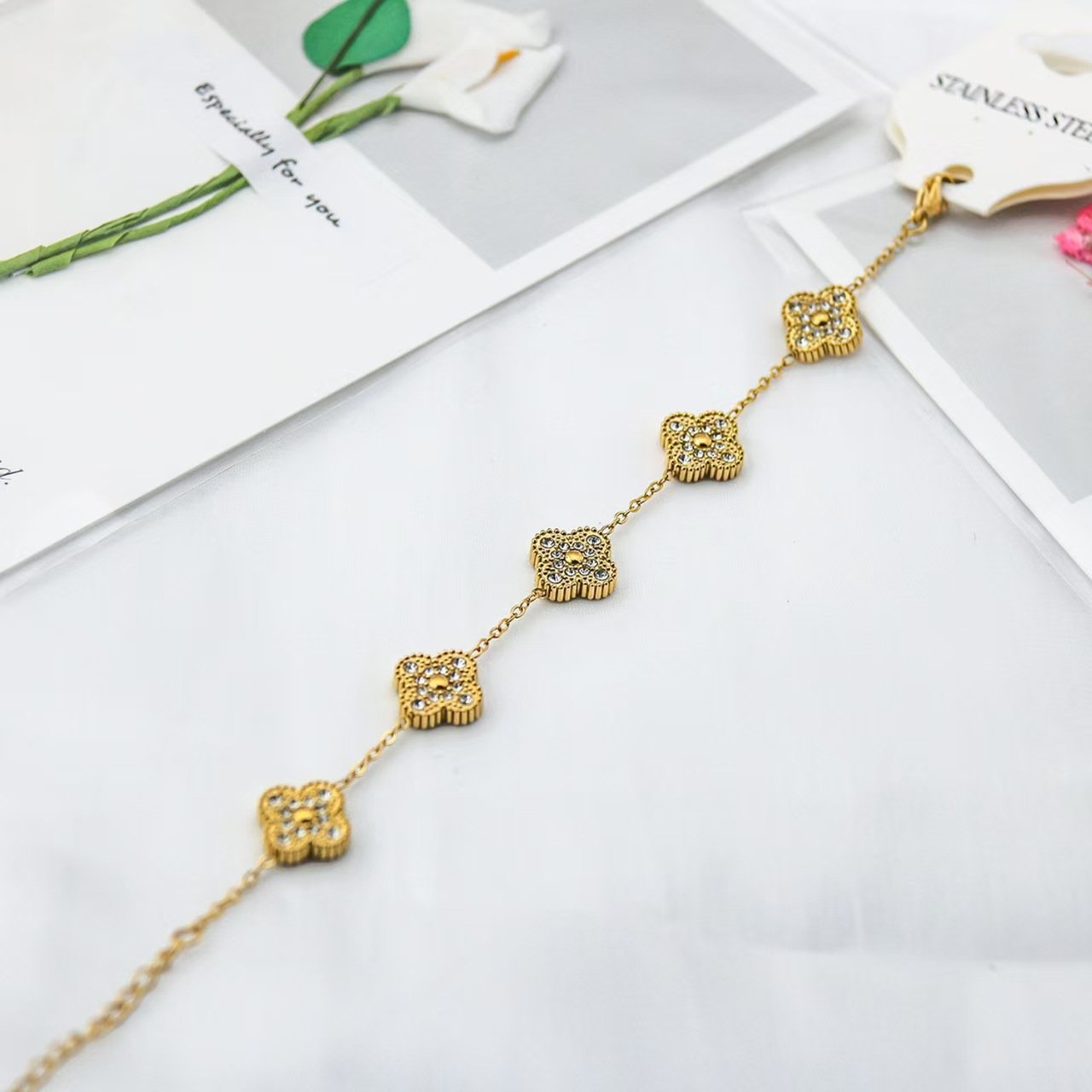 Four-leaf clover bracelet