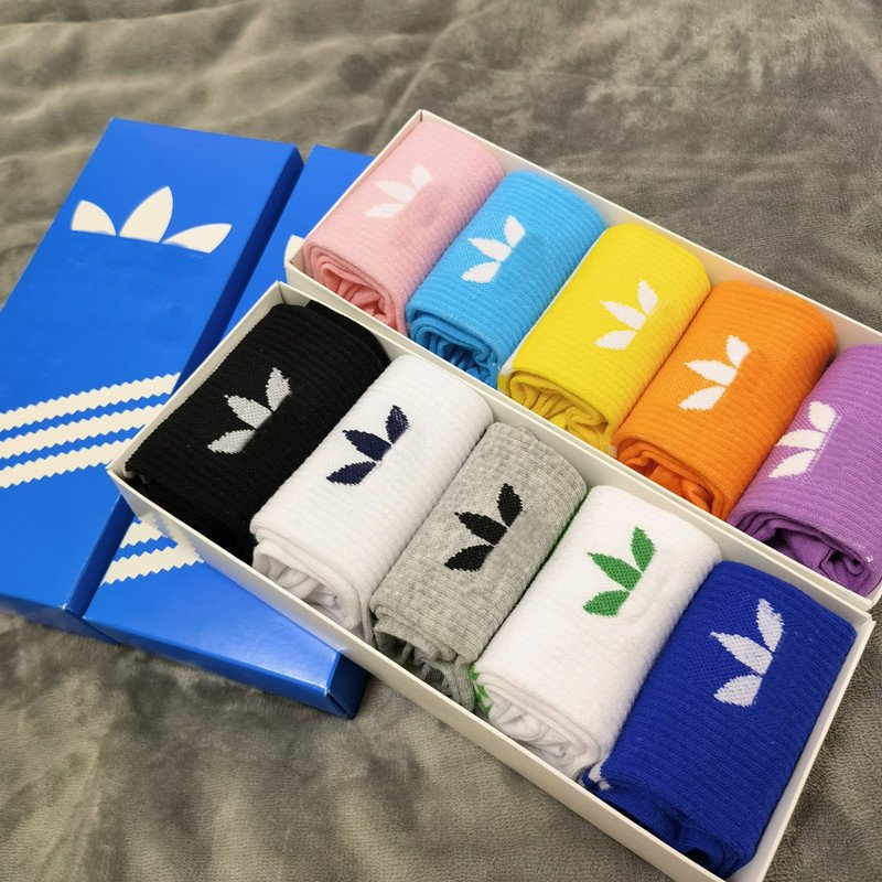Boxed Adidas trendy couple sports socks - Image 7