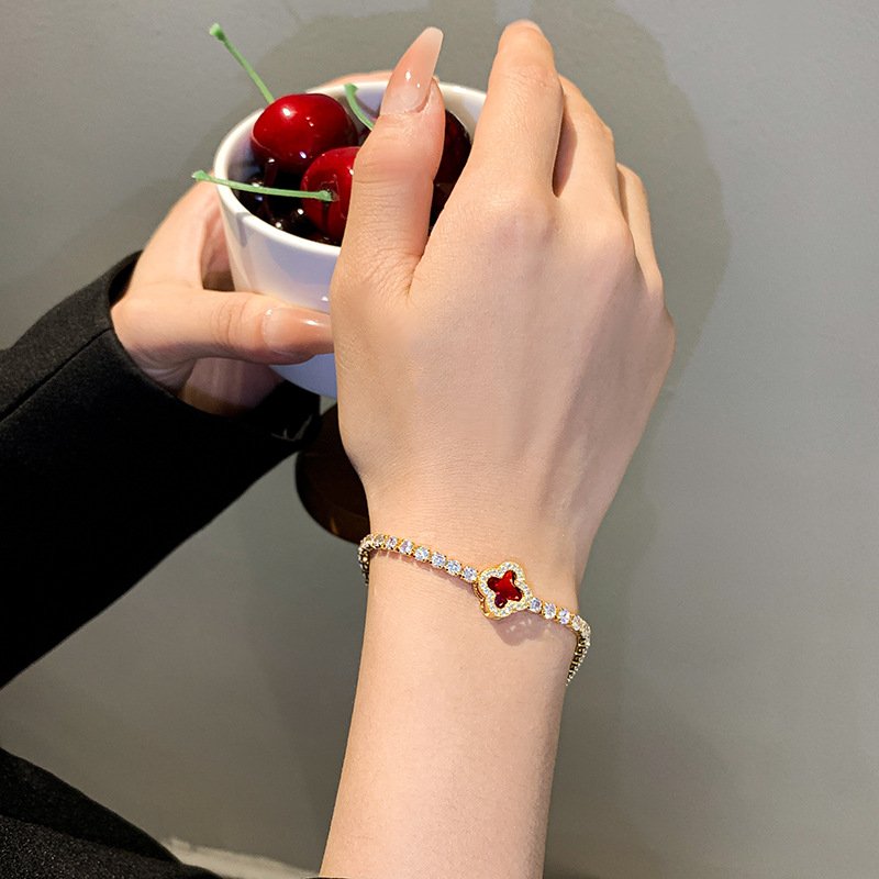 Electroplated four-leaf clover full diamond flower bracelet - Image 4