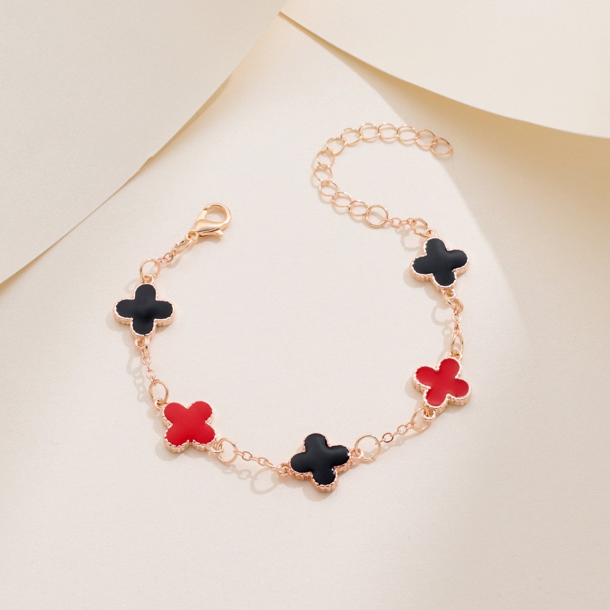 Wholesale four-leaf clover bracelets - Image 8