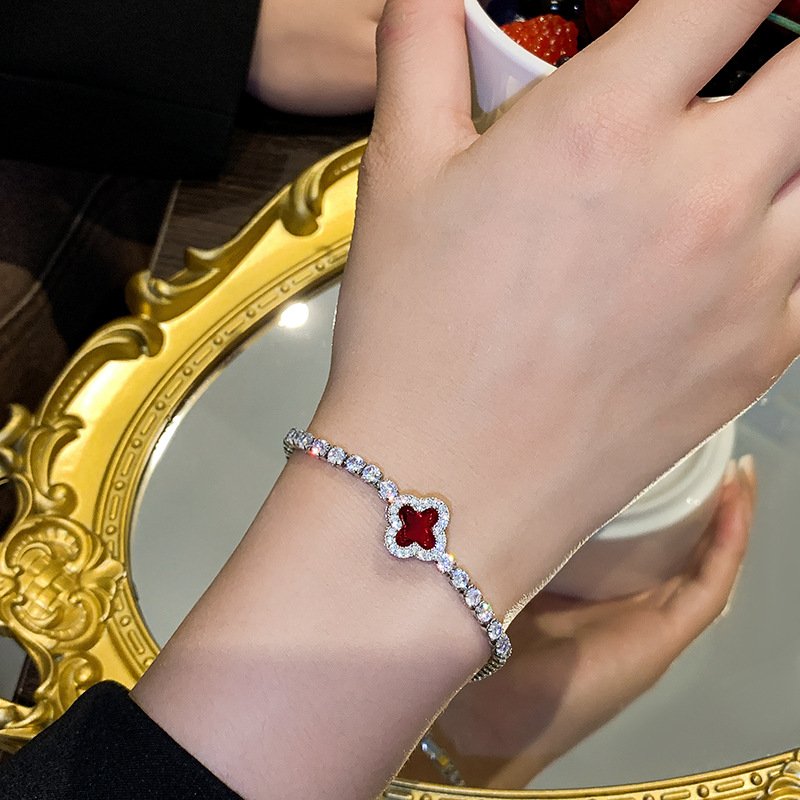 Electroplated four-leaf clover full diamond flower bracelet - Image 2