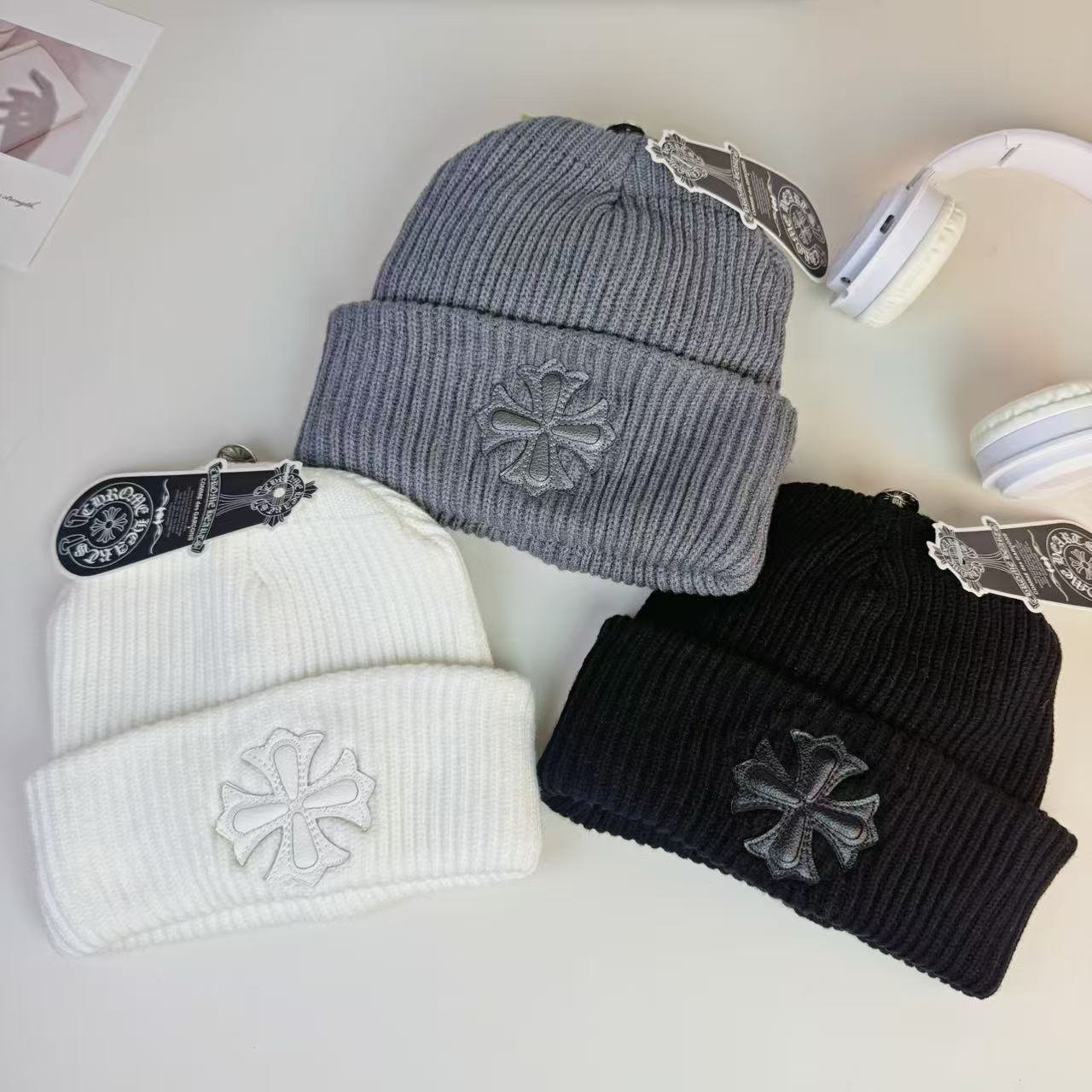 Cross-shaped casual woolen cap - Image 2