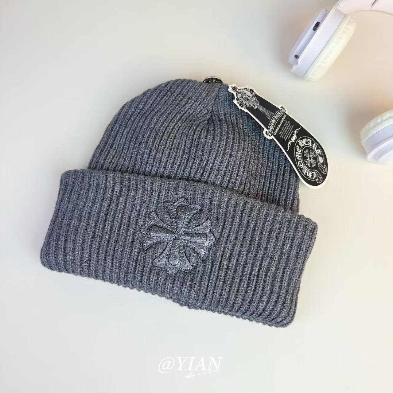 Cross-shaped casual woolen cap - Image 3
