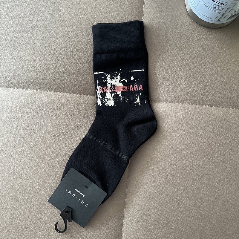 Light luxury letter inkjet graffiti men socks - Image 4