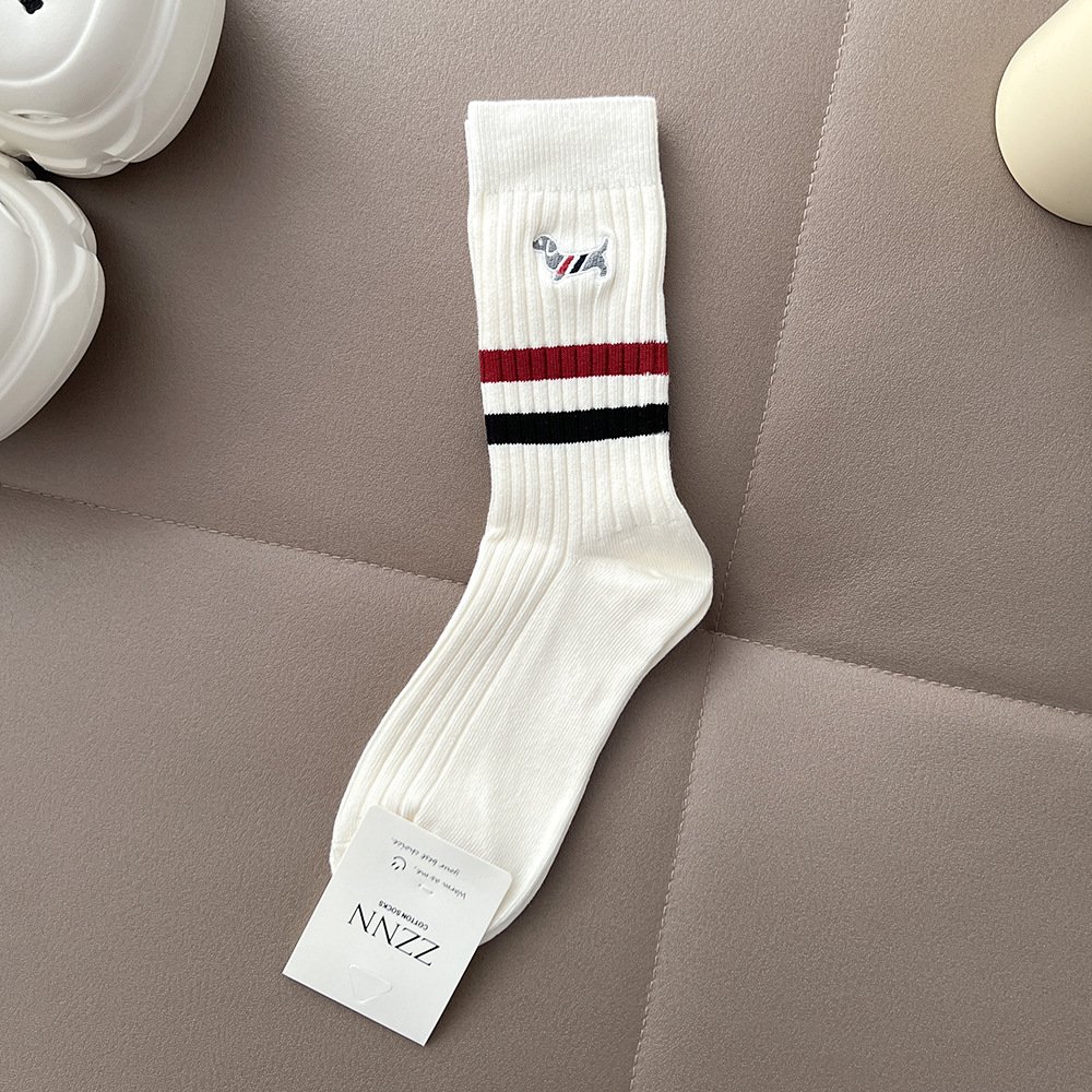 Embroidered women's mid-calf trendy socks - Image 3