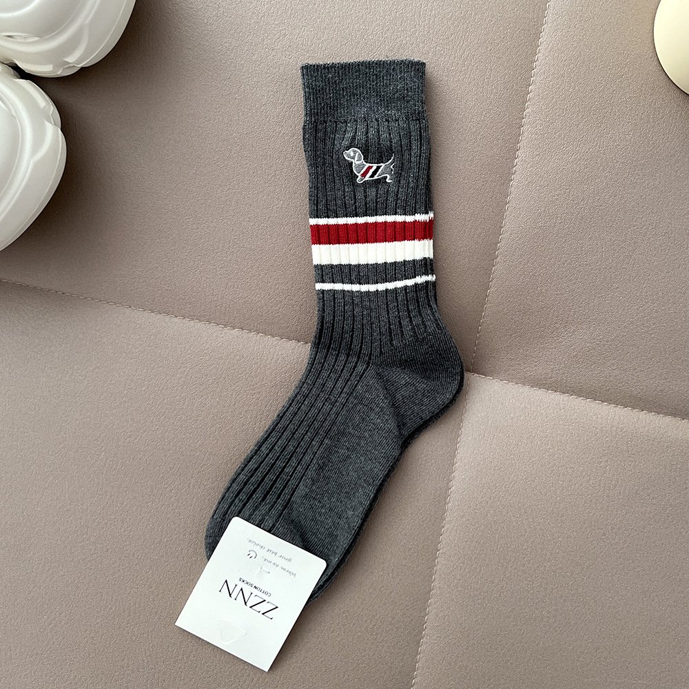 Embroidered women's mid-calf trendy socks - Image 2