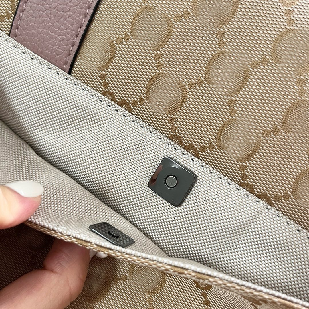 Gucci Men's flip postman's Shoulder bag - Image 2