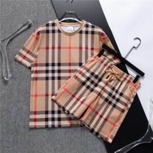 Burberry tshirt
